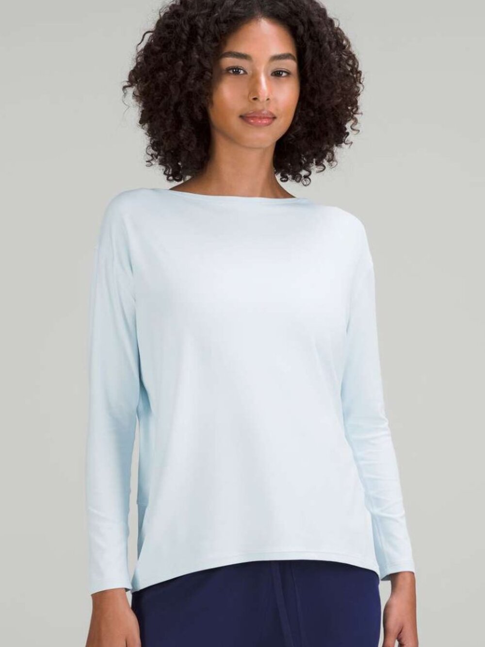 Lululemon Back in Action Long Sleeve Shirt Womens 8 Powder Blue Relaxed Fit